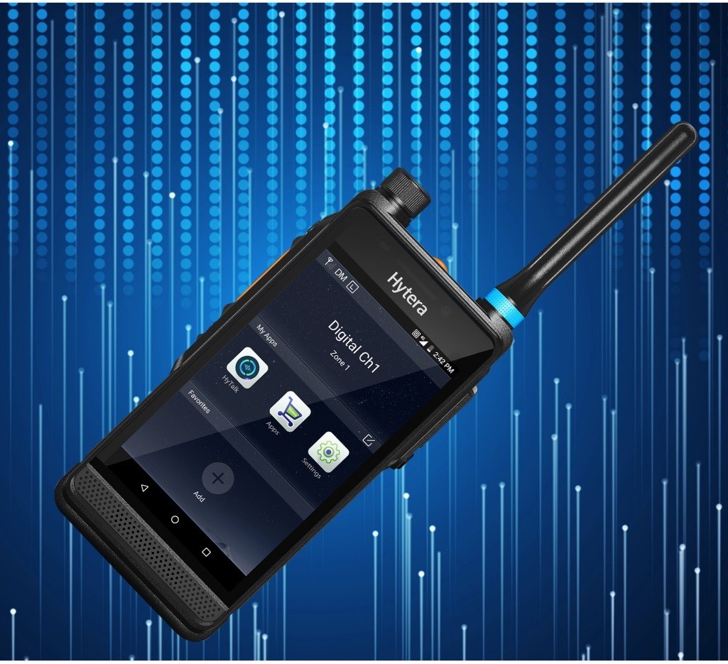 Multi-režimová vysílačka Hytera PDC550 pracuje jako PoC vysílačka i DMR radiostanice