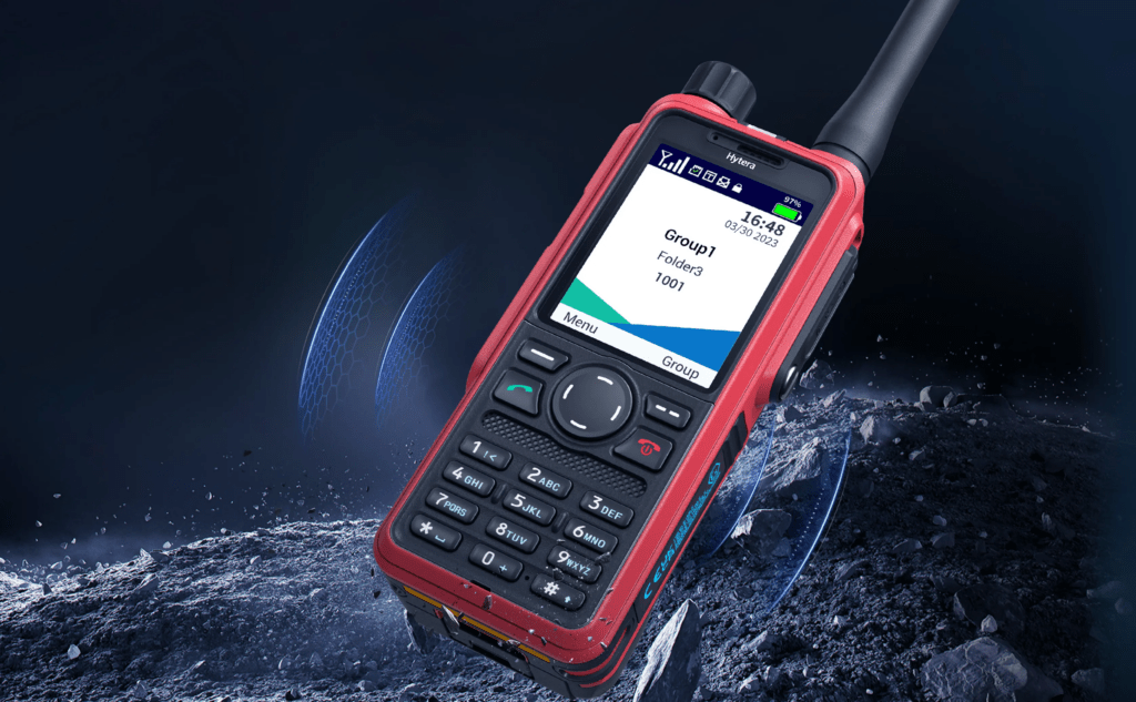 TETRA radiostanice Hytera PT890Ex má novou konstrukci a je připravena k provozu v širokem teplotním rozsahu i v prostředí s nebezpečím výbuchu vyžadující ATEX certifikovaná zařízení