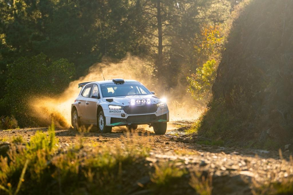 Śkoda Motorsport využívá technologii Hytera E-pack200 pro zajištění komunikace se závodními speciály při testování